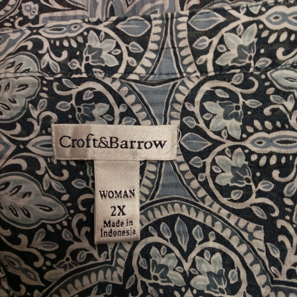 Croft & Borrow Womans top - Picture 5 of 9